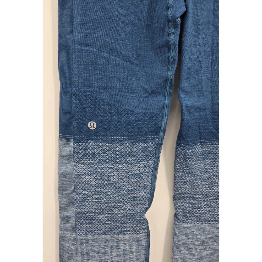 Lululemon Pants Womens 4 Seamlessly Street Crop Blue Activewear Measured 25" - Picture 8 of 9